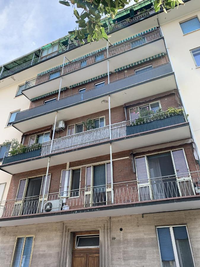 Appartement Indipendent Blue à Ferrare Extérieur photo